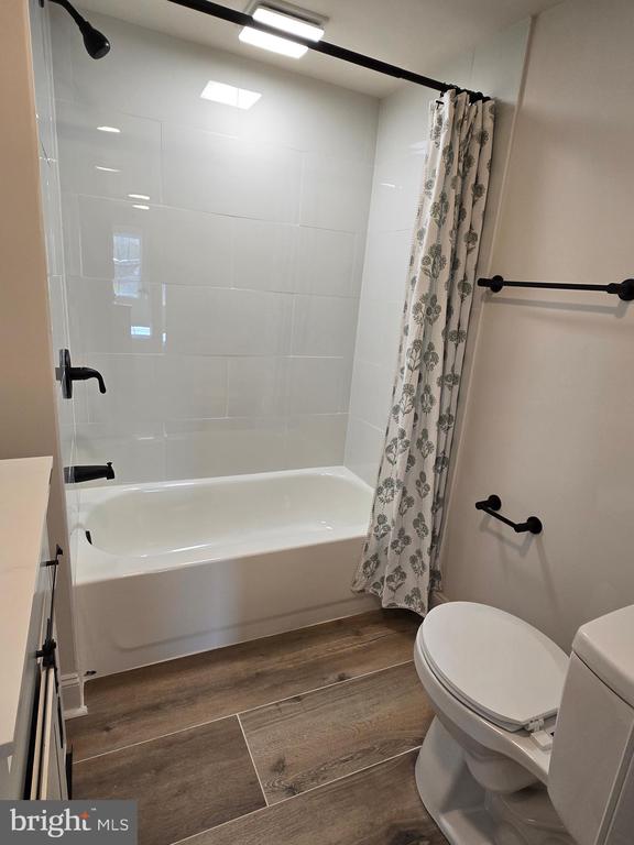 471 New Elm St