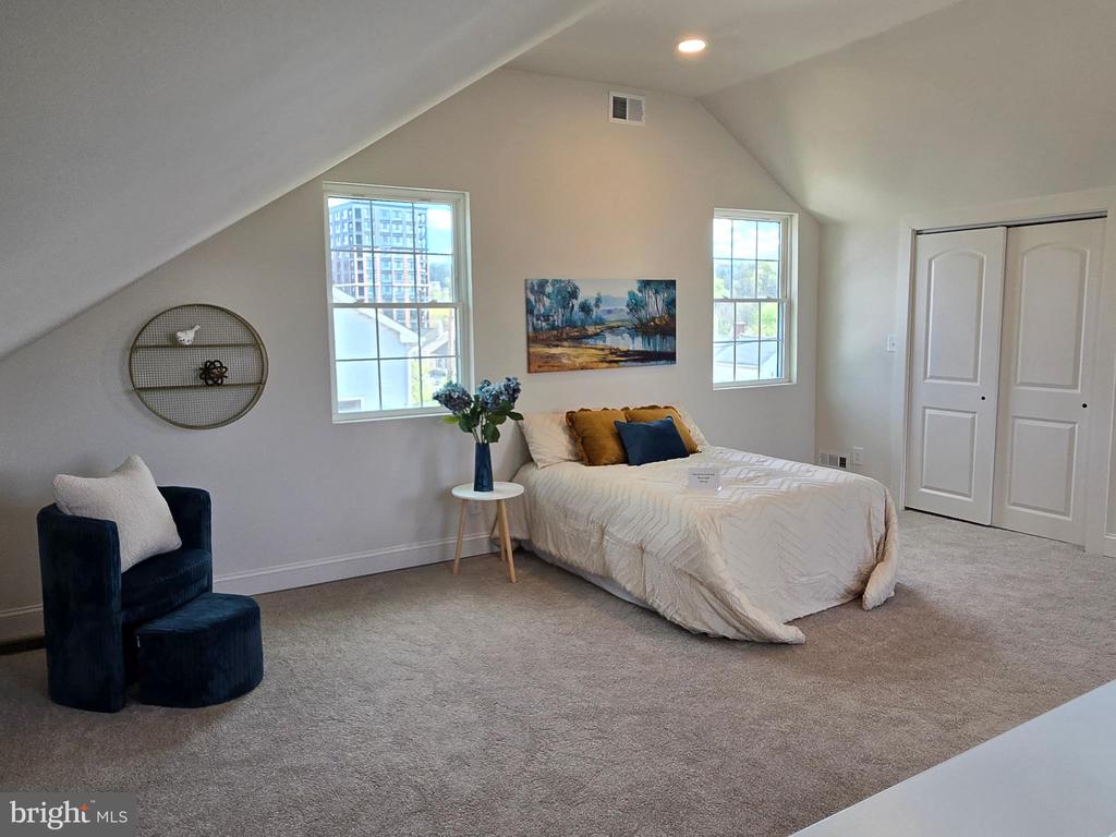471 New Elm St
