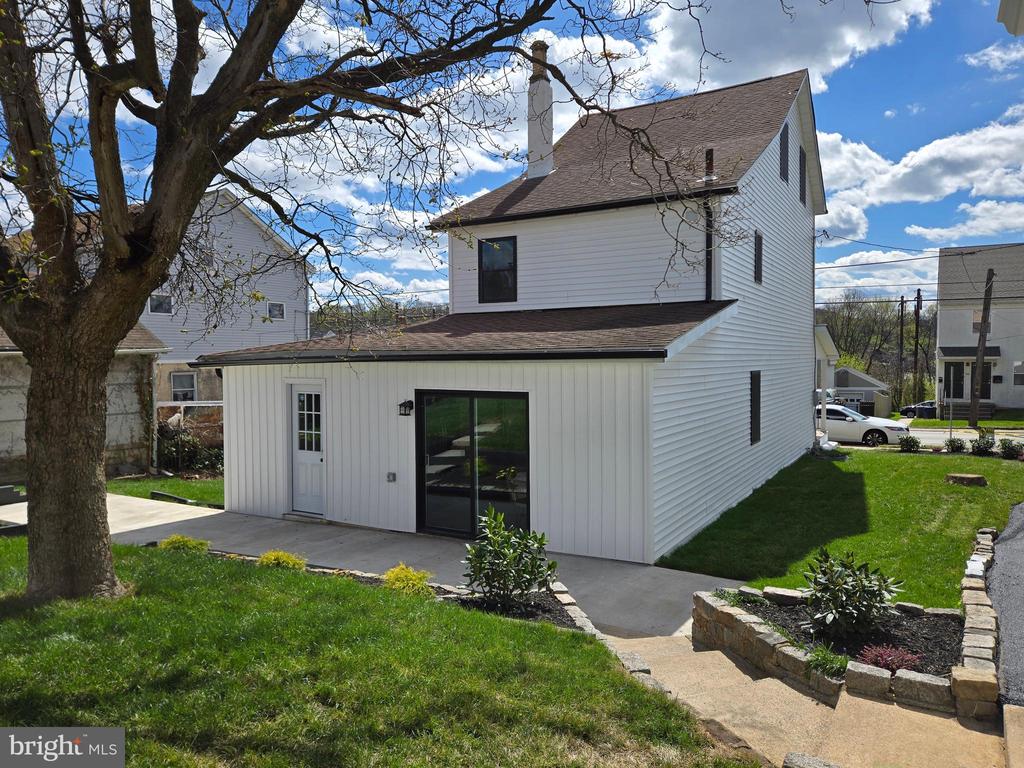 471 New Elm St