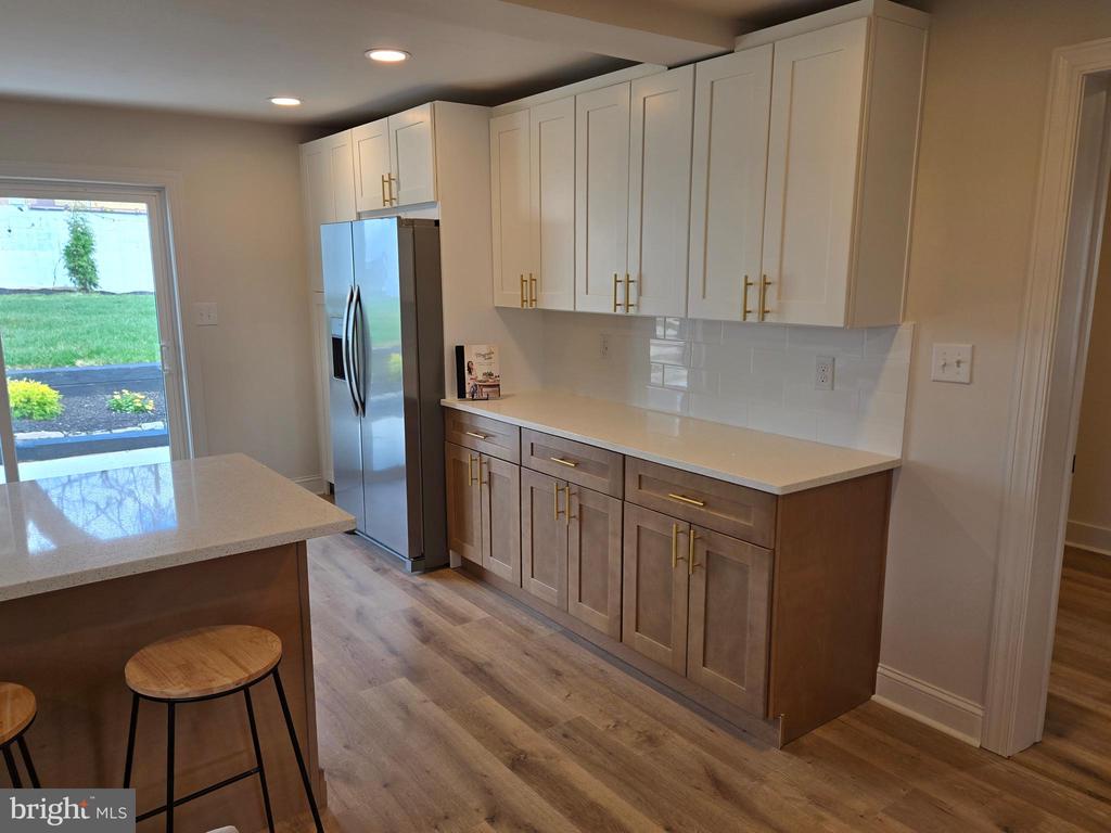 471 New Elm St