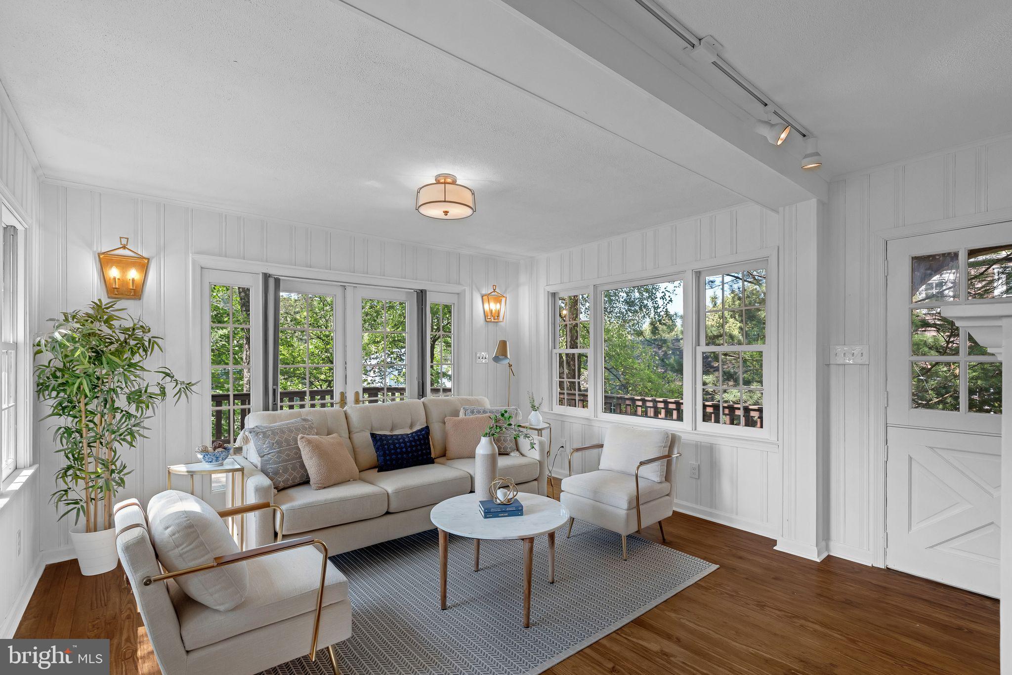 215 Summit Ave