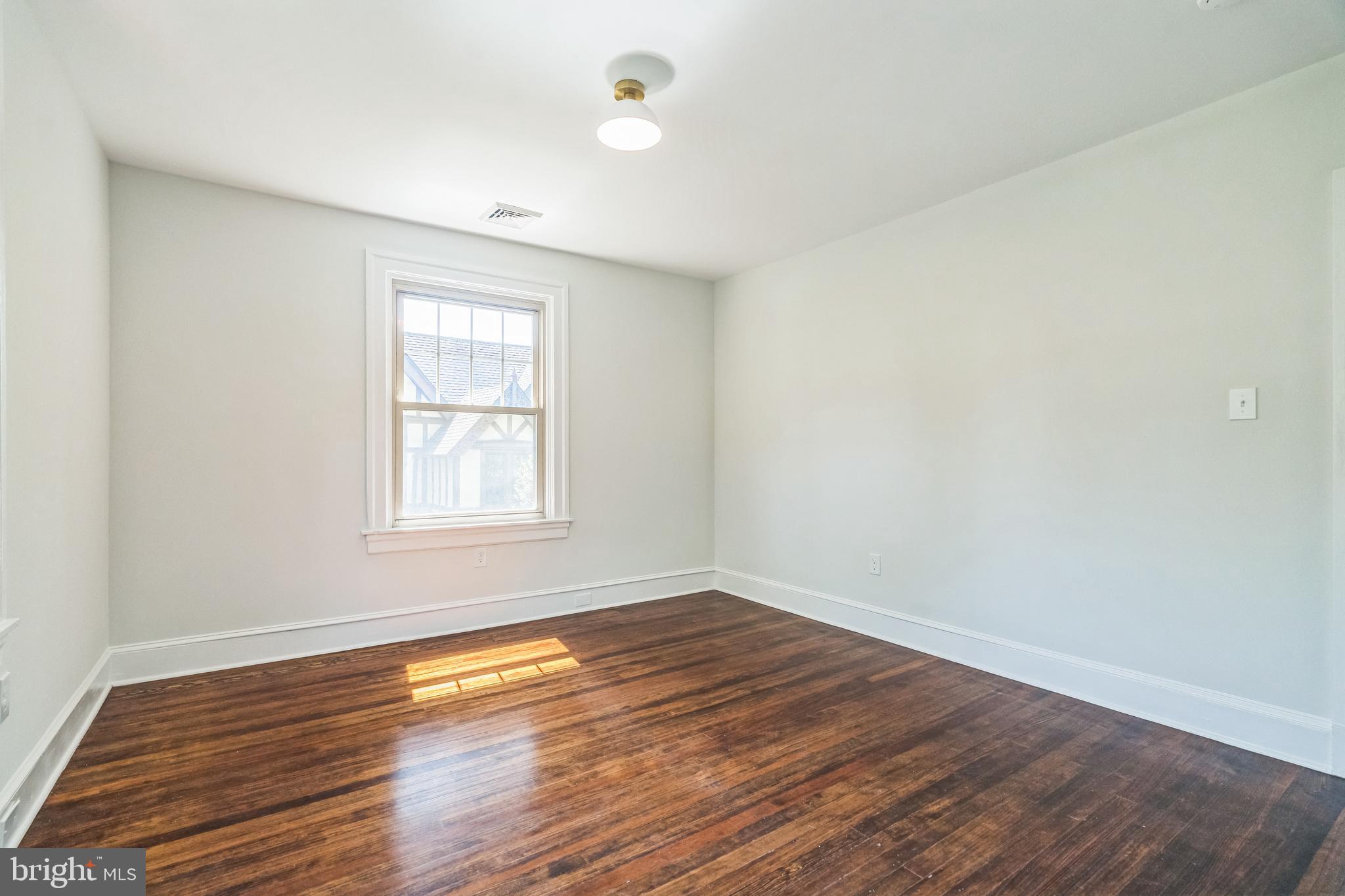 215 Summit Ave