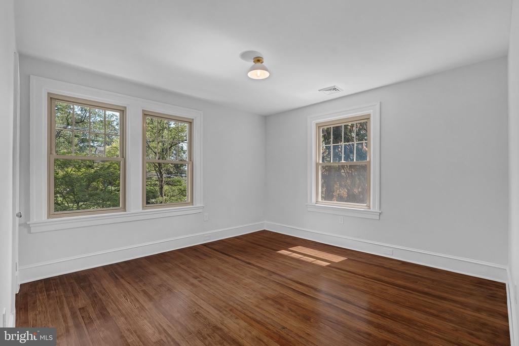 215 Summit Ave