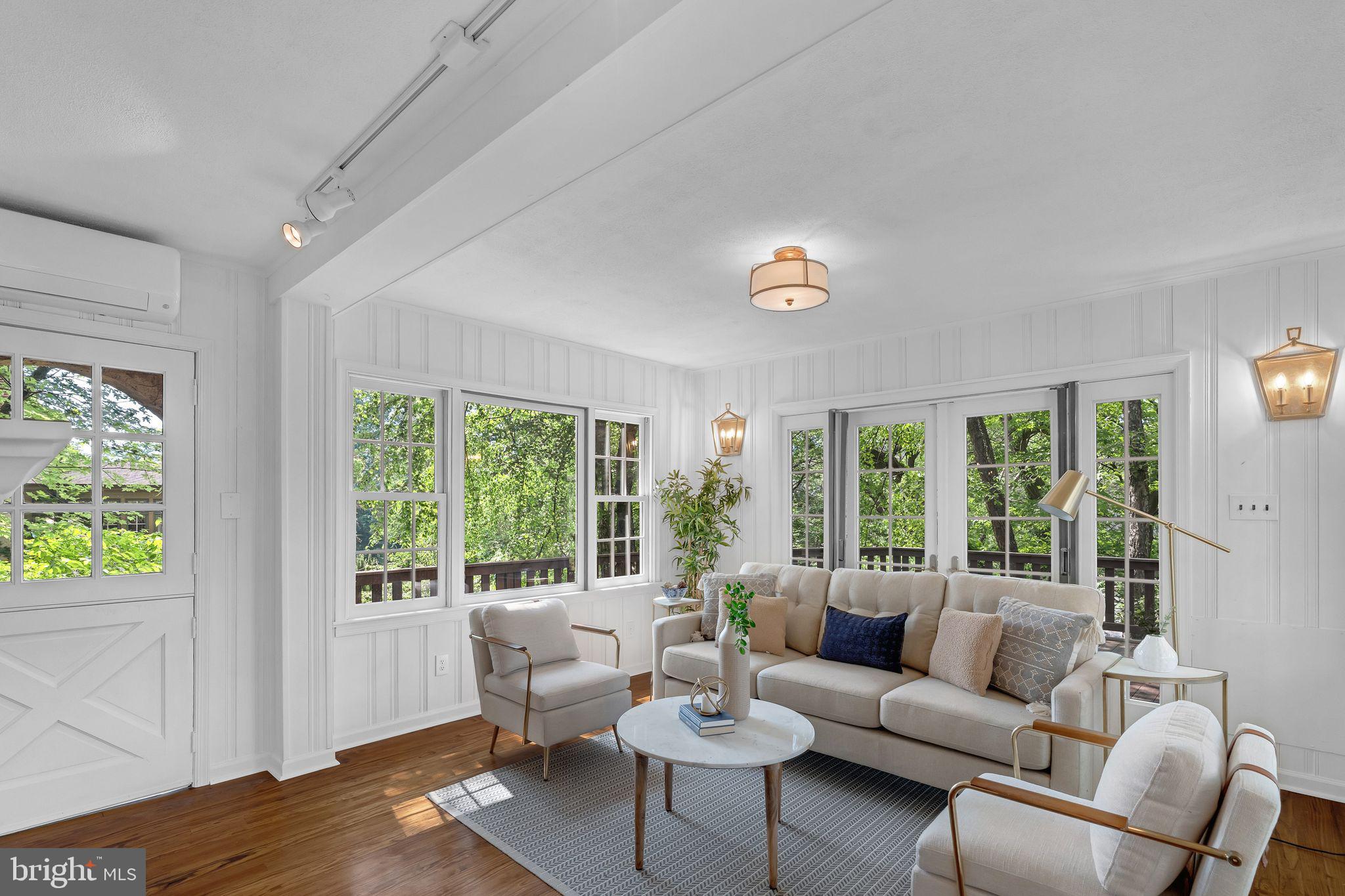 215 Summit Ave