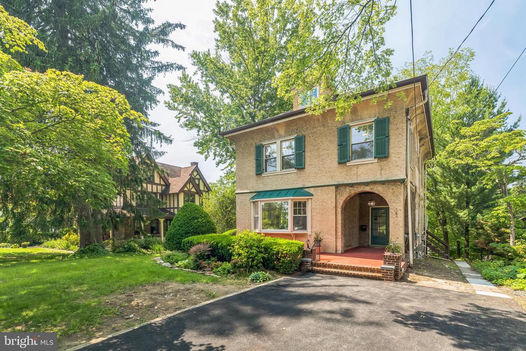 215 Summit Ave