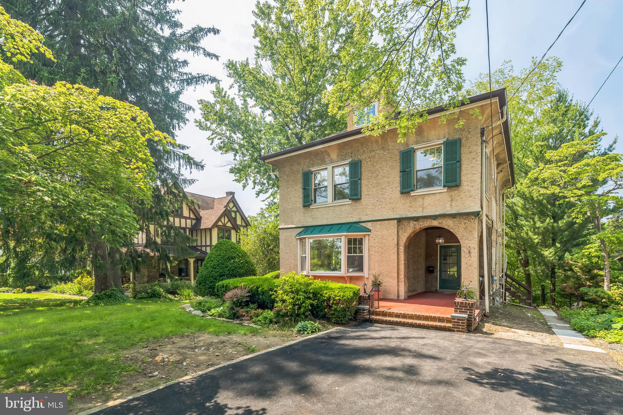 215 Summit Ave