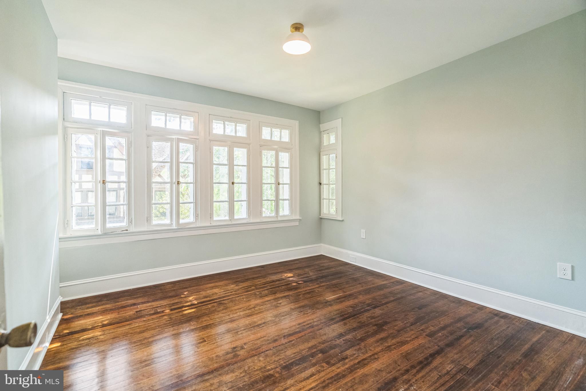 215 Summit Ave