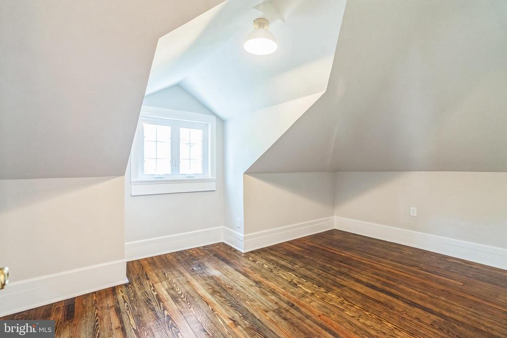 215 Summit Ave