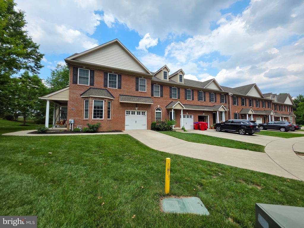 2736 KEEBLER COURT