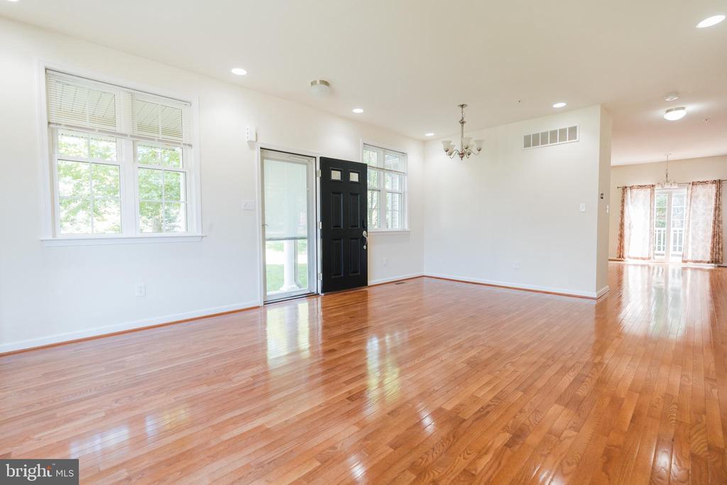 2736 KEEBLER COURT