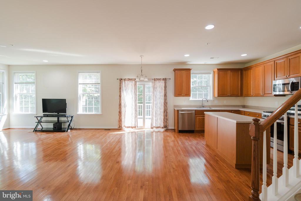 2736 KEEBLER COURT