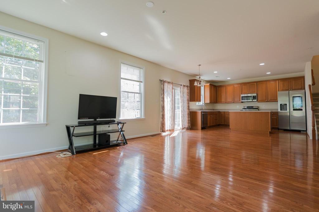 2736 KEEBLER COURT