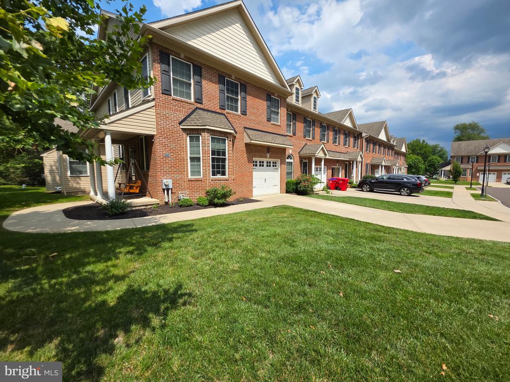 2736 KEEBLER COURT