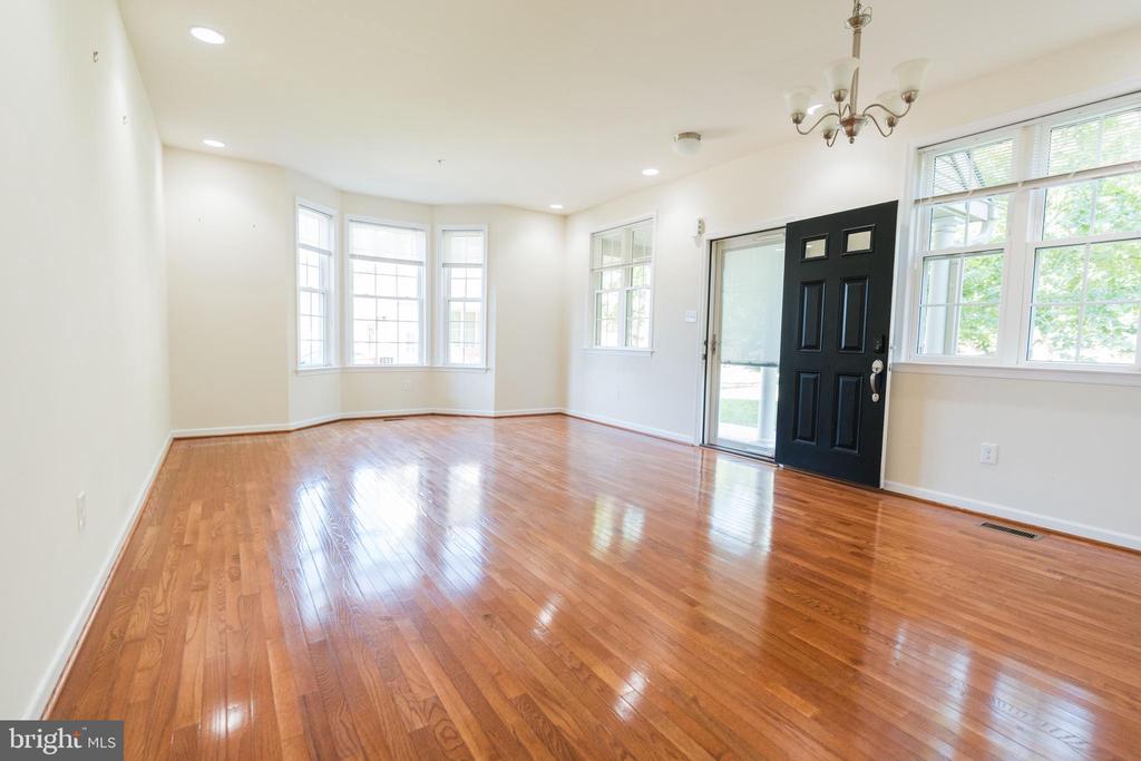 2736 KEEBLER COURT