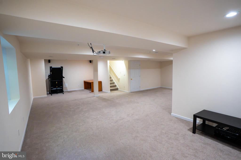 2736 KEEBLER COURT