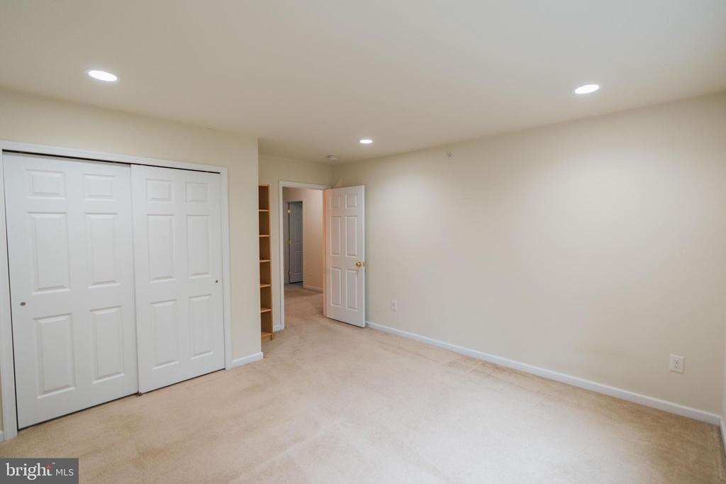 2736 KEEBLER COURT