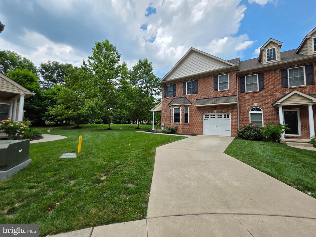 2736 KEEBLER COURT