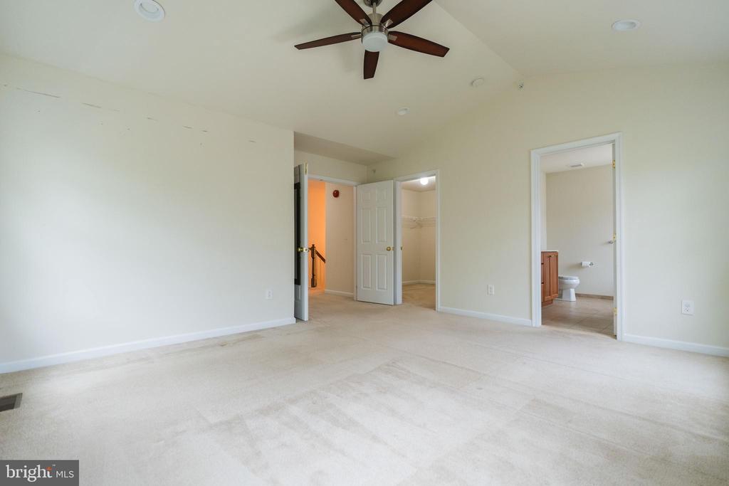 2736 KEEBLER COURT