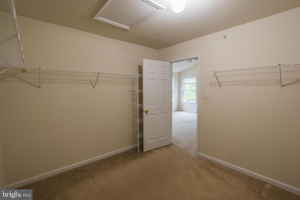2736 KEEBLER COURT