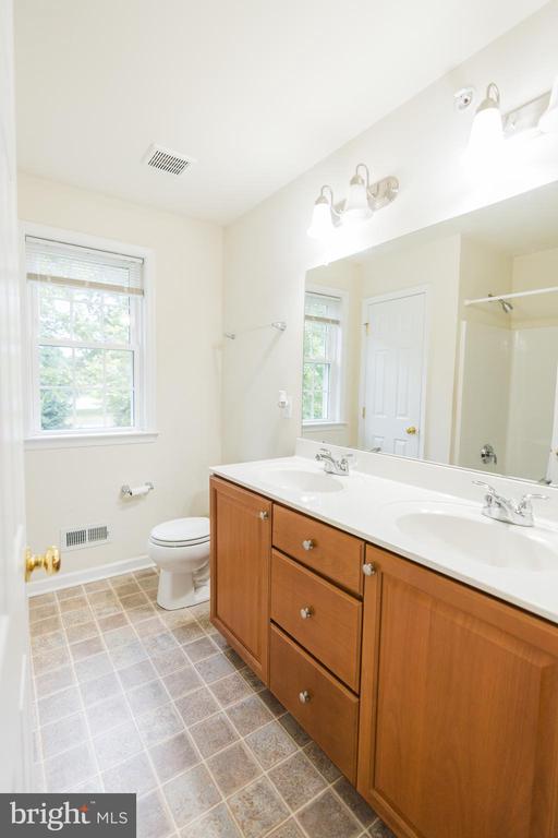 2736 KEEBLER COURT