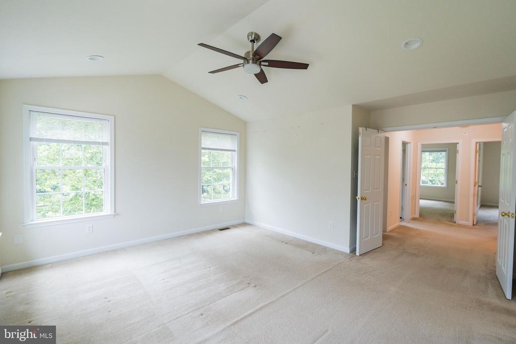 2736 KEEBLER COURT