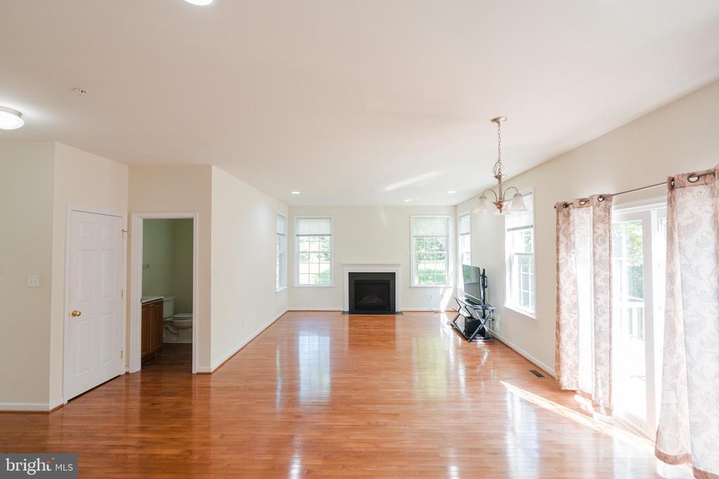 2736 KEEBLER COURT