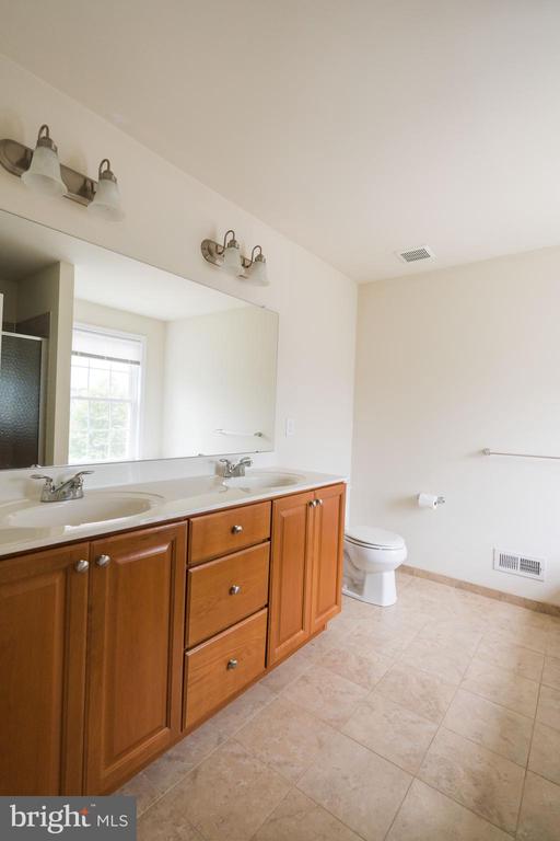 2736 KEEBLER COURT