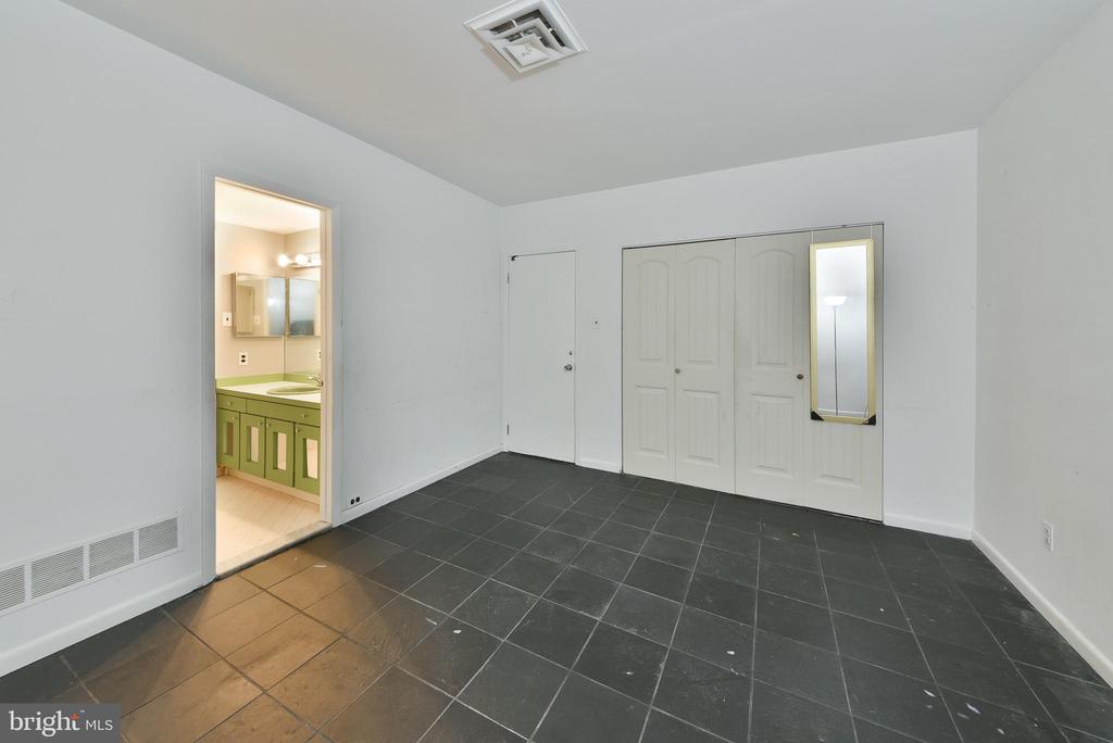 611 Church Rd