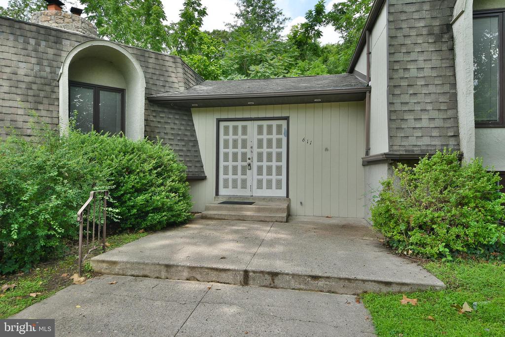 611 Church Rd
