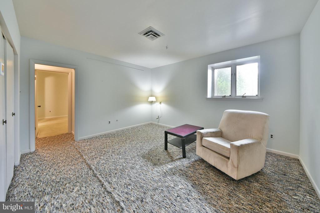 611 Church Rd