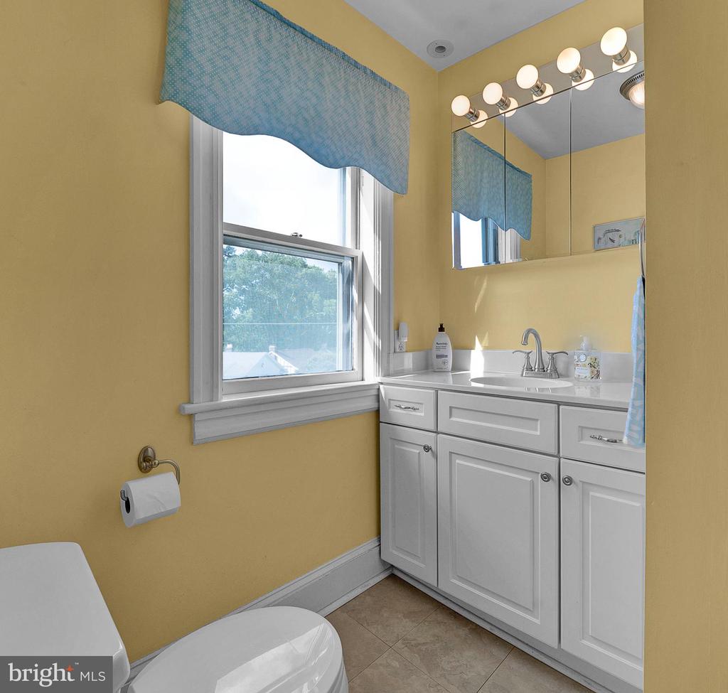200 HILLSIDE AVENUE