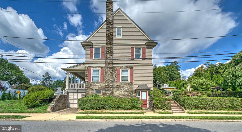 200 HILLSIDE AVENUE