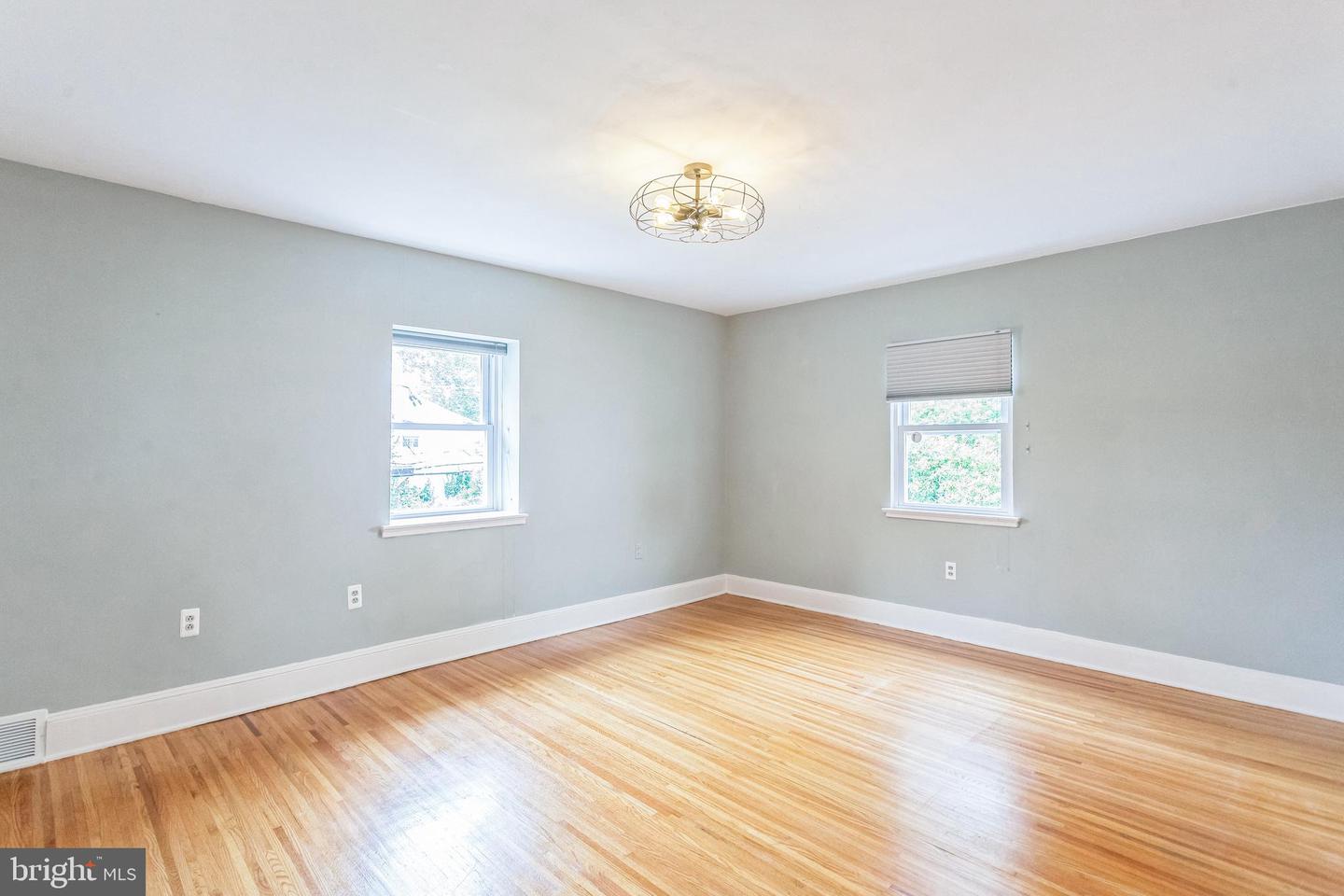 811 Stratford Ave
