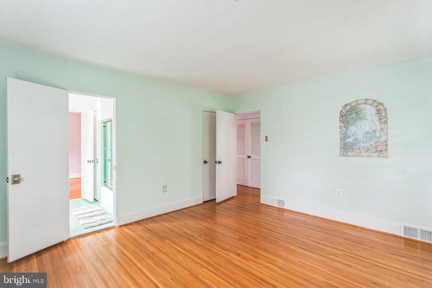 811 Stratford Ave