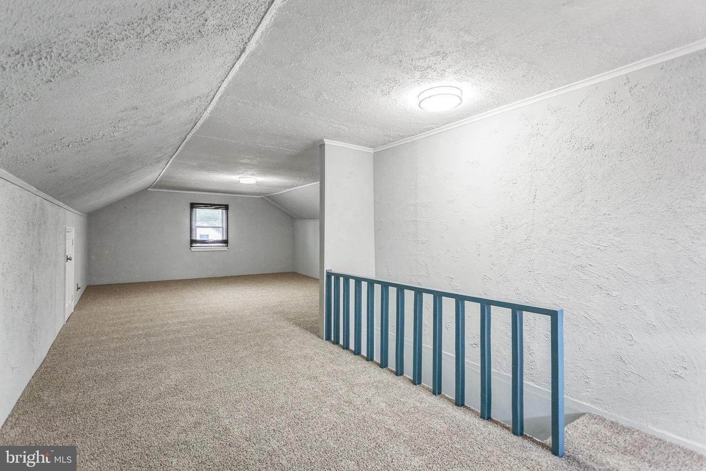 811 Stratford Ave
