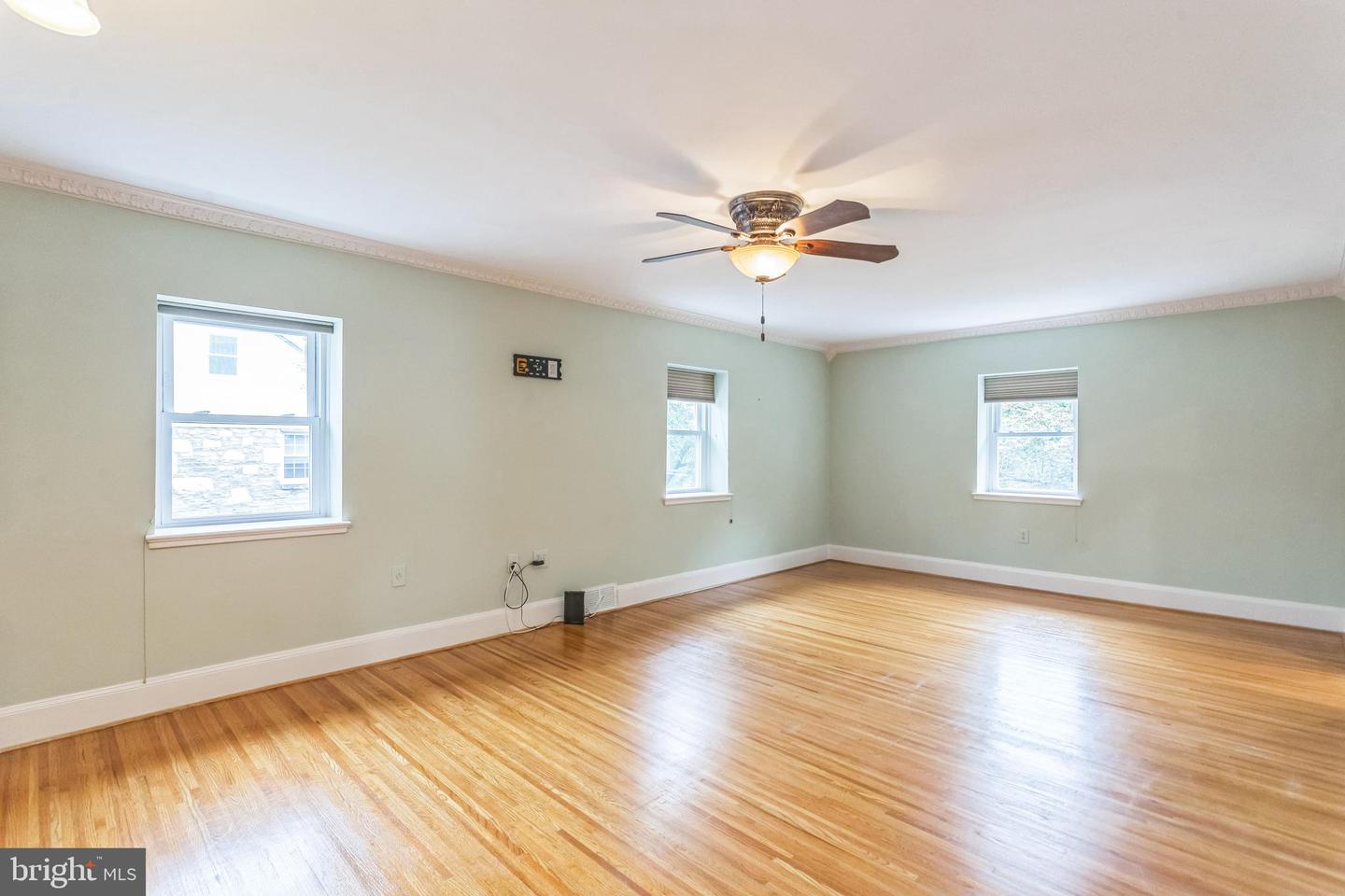 811 Stratford Ave