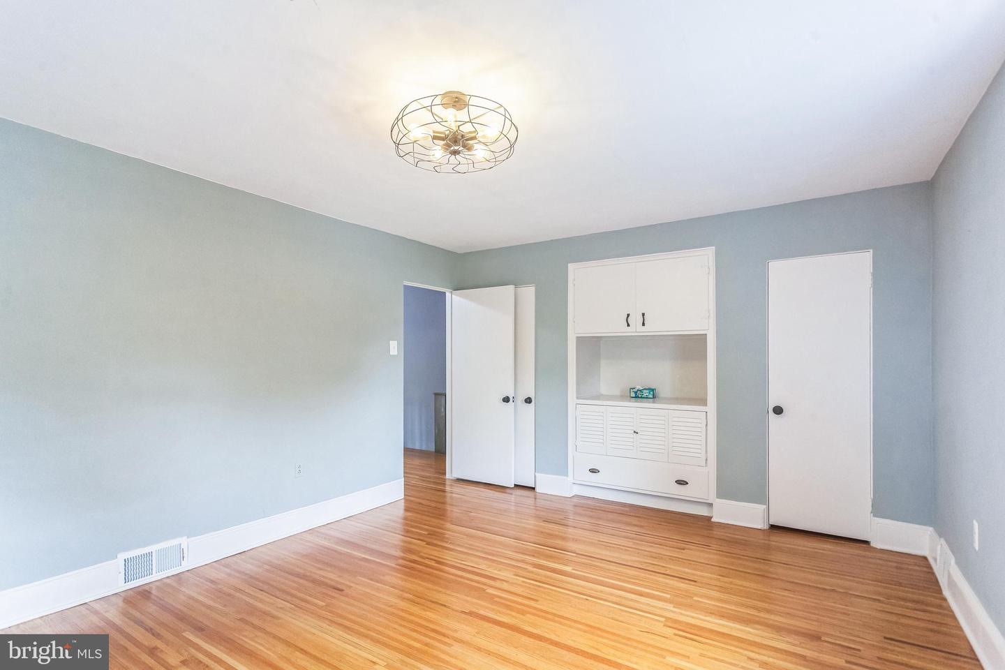 811 Stratford Ave