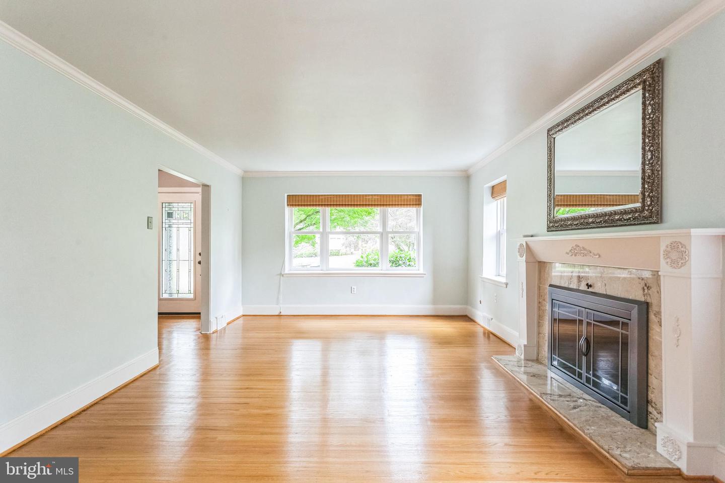 811 Stratford Ave