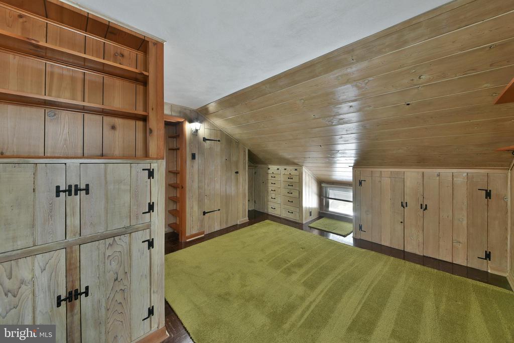 439 Manor Rd