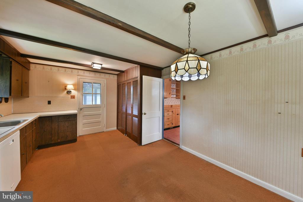 439 Manor Rd