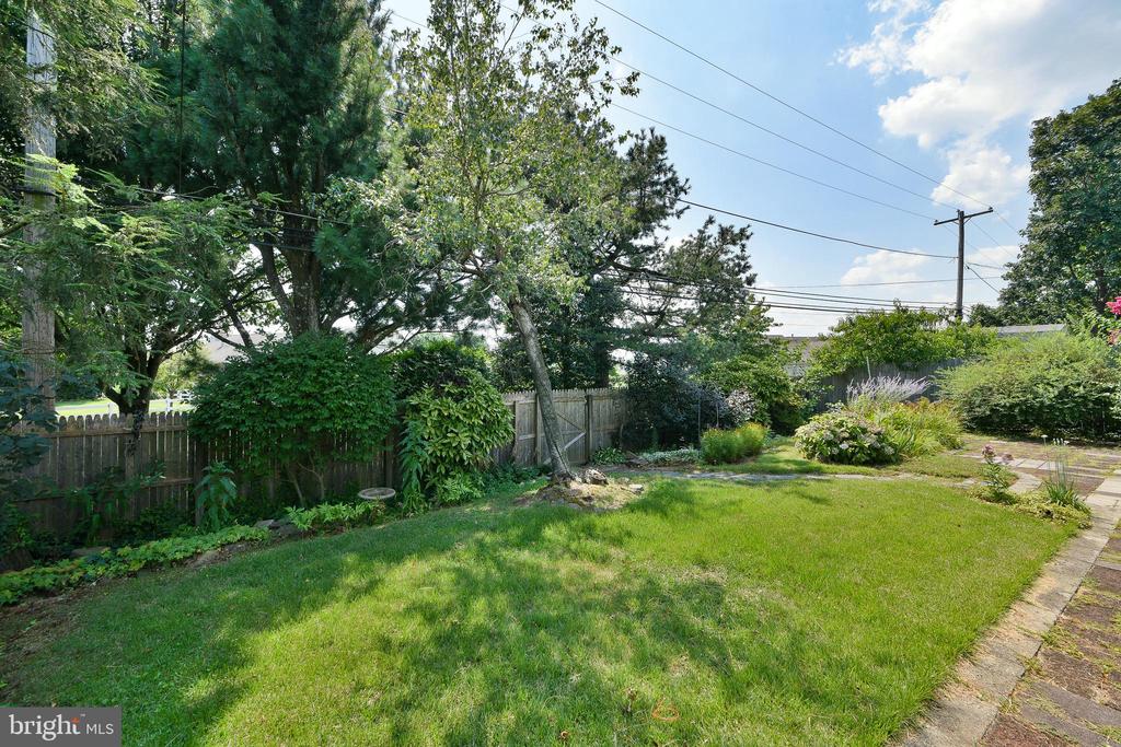 439 Manor Rd