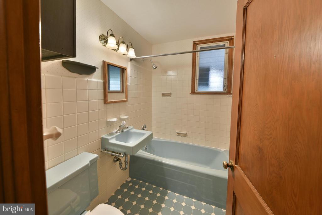 439 Manor Rd