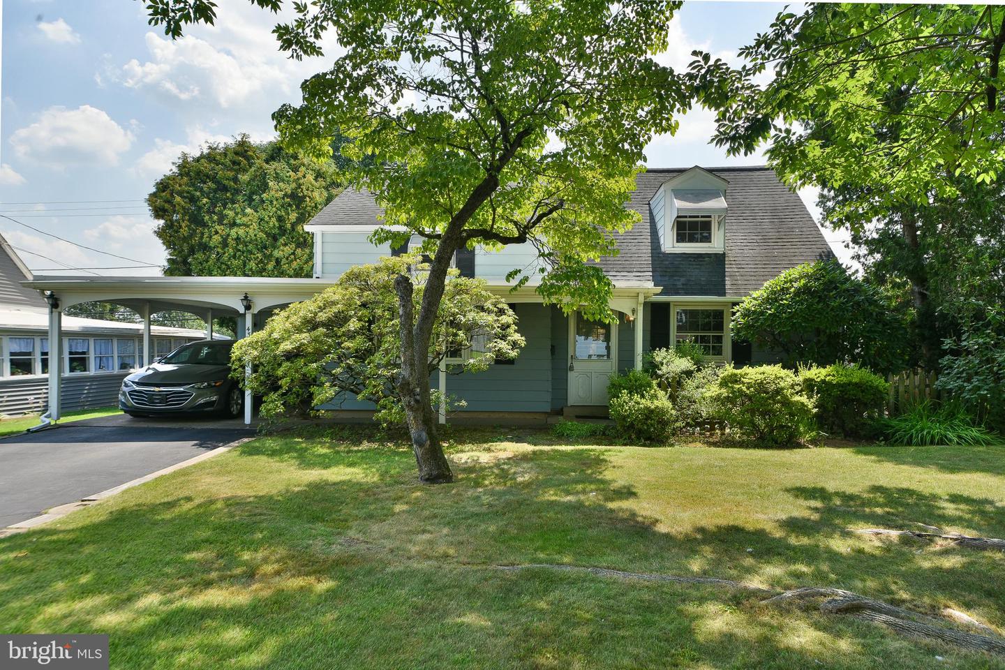 439 Manor Rd