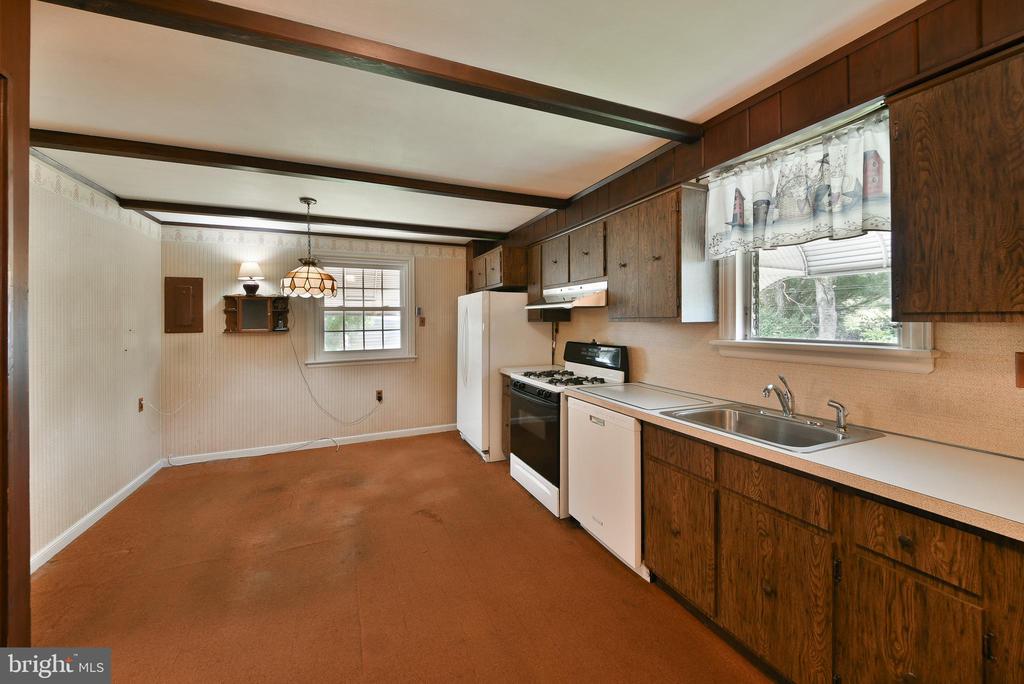439 Manor Rd