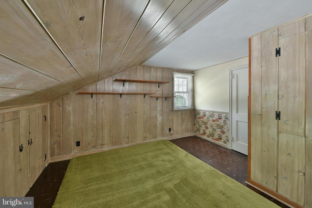 439 Manor Rd