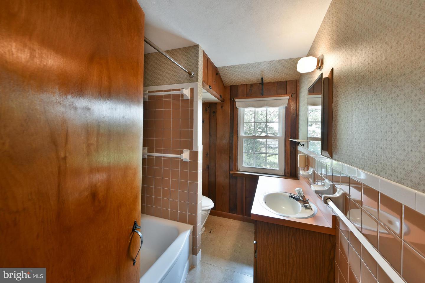 439 Manor Rd