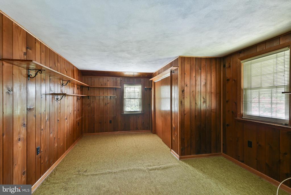 439 Manor Rd