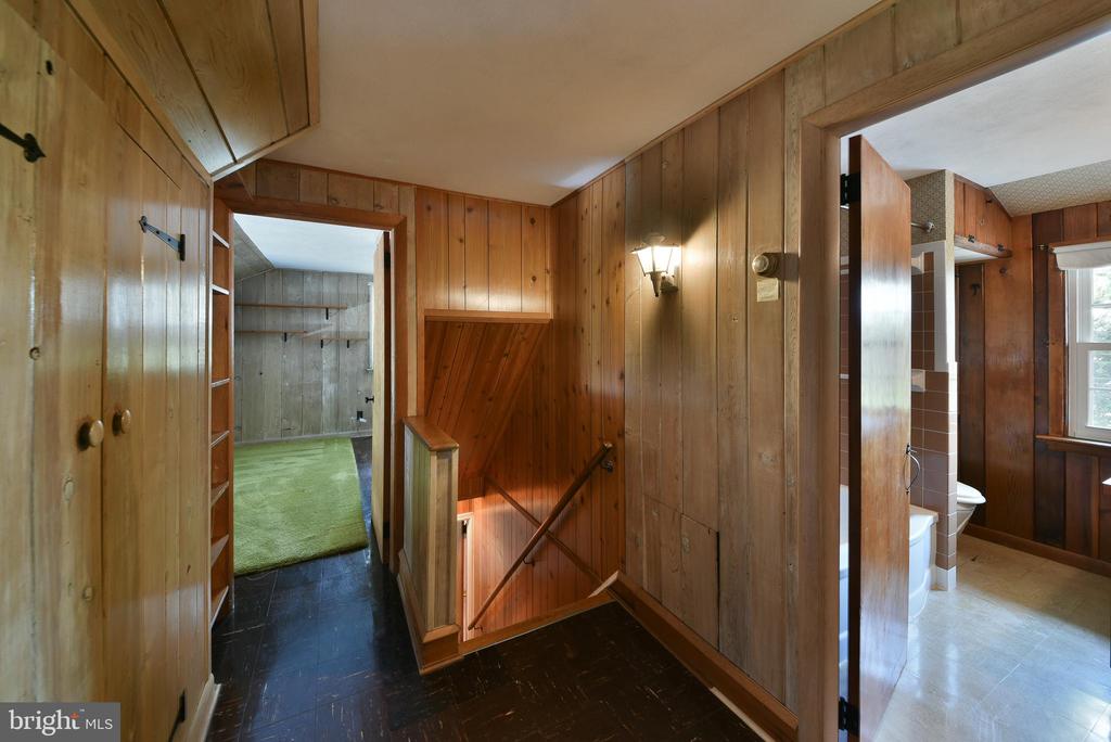 439 Manor Rd