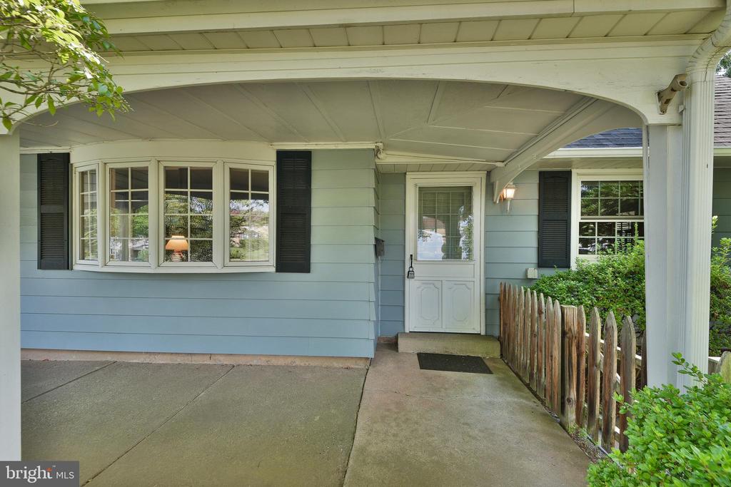 439 Manor Rd
