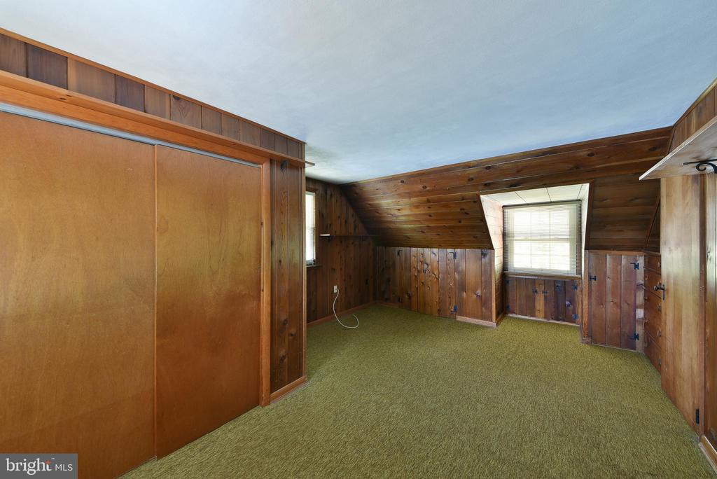 439 Manor Rd